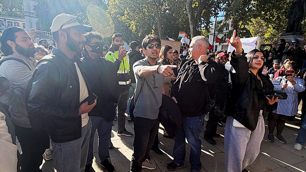 Pro and anti-election commissioner protests held in London