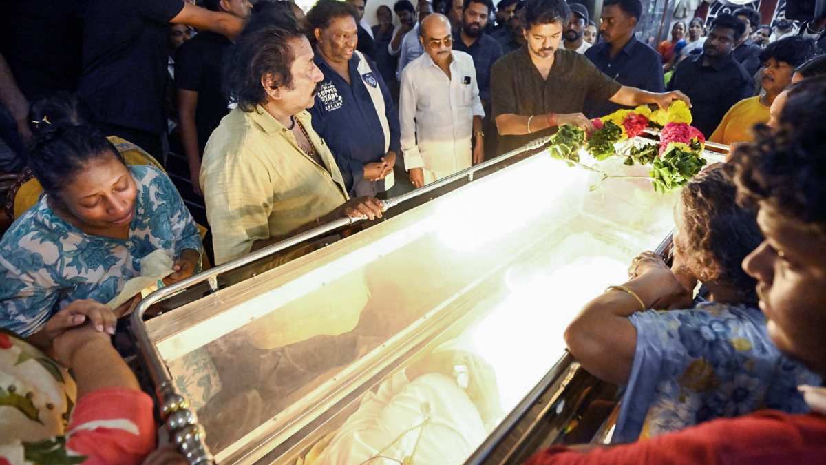 Tamil Nadu CM Vijay pays floral tribute to composer Deva
