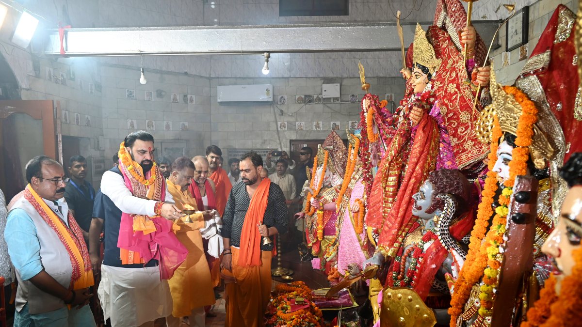Bihar CM Samrat Choudhary performs Durga aarti at Patna temple