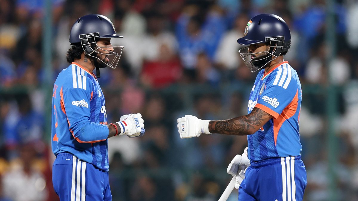 Tilak Varma and Shreyas Iyer celebrate partnership in Bengaluru T20I