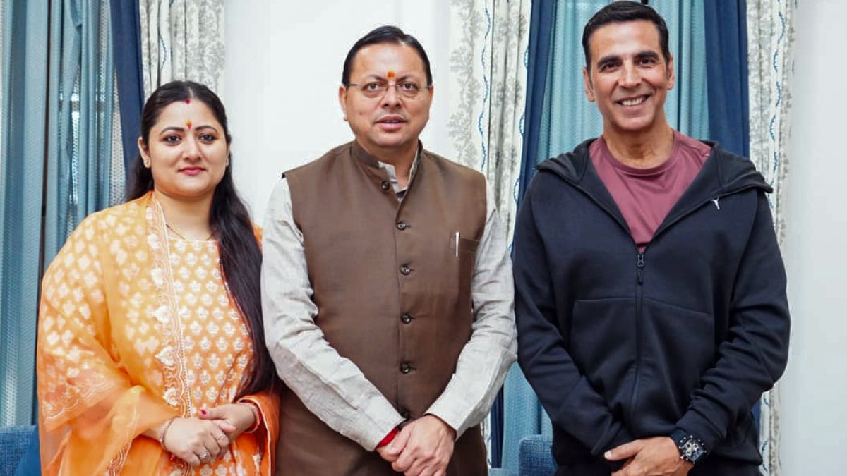 Akshay Kumar meets Uttarakhand CM Dhami at Dehradun residence