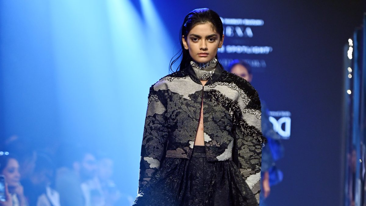 Model showcases Richa Khemka collection at Lakme Fashion Week day 6