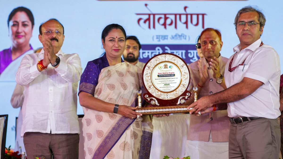 Delhi CM inaugurates 200 TPD biogas plant at Goyla dairy road
