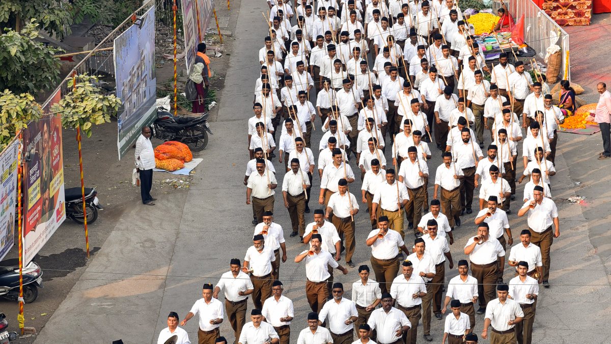 RSS volunteers hold Vijayadashami march-past in Akola
