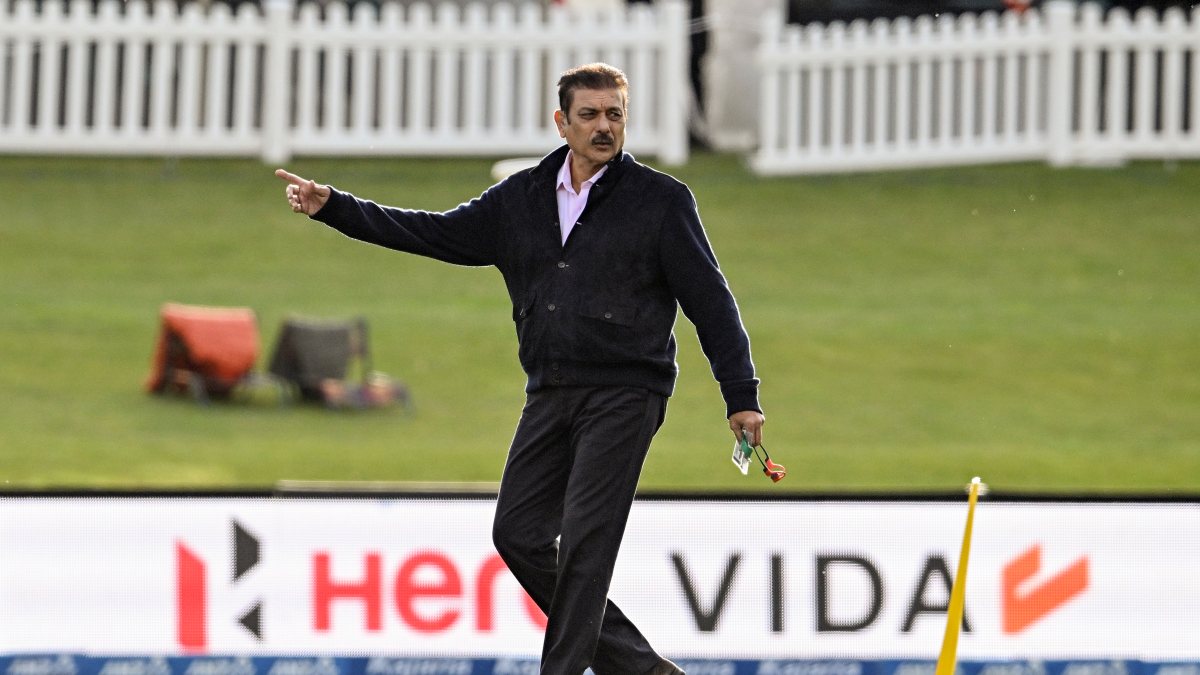 Ravi Shastri walks the pitch ahead of India vs New Zealand T20I