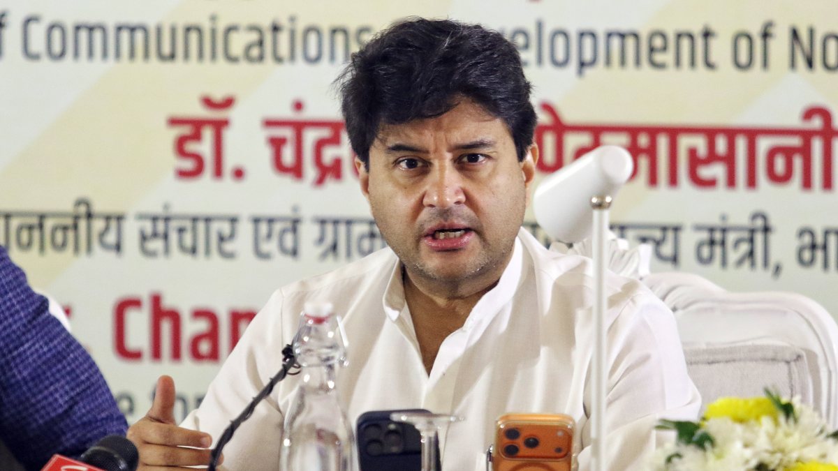 Scindia speaks at quarterly review of annual business plan