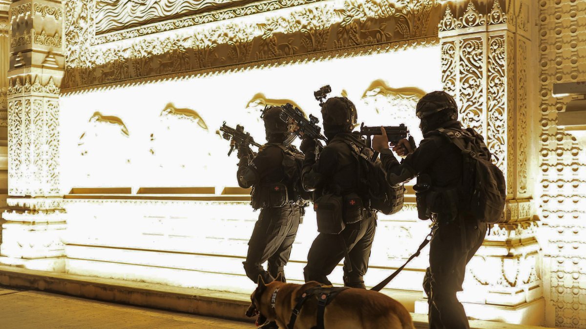 NSG commandos hold mock drill at Ujjain's Mahakaleshwar Temple