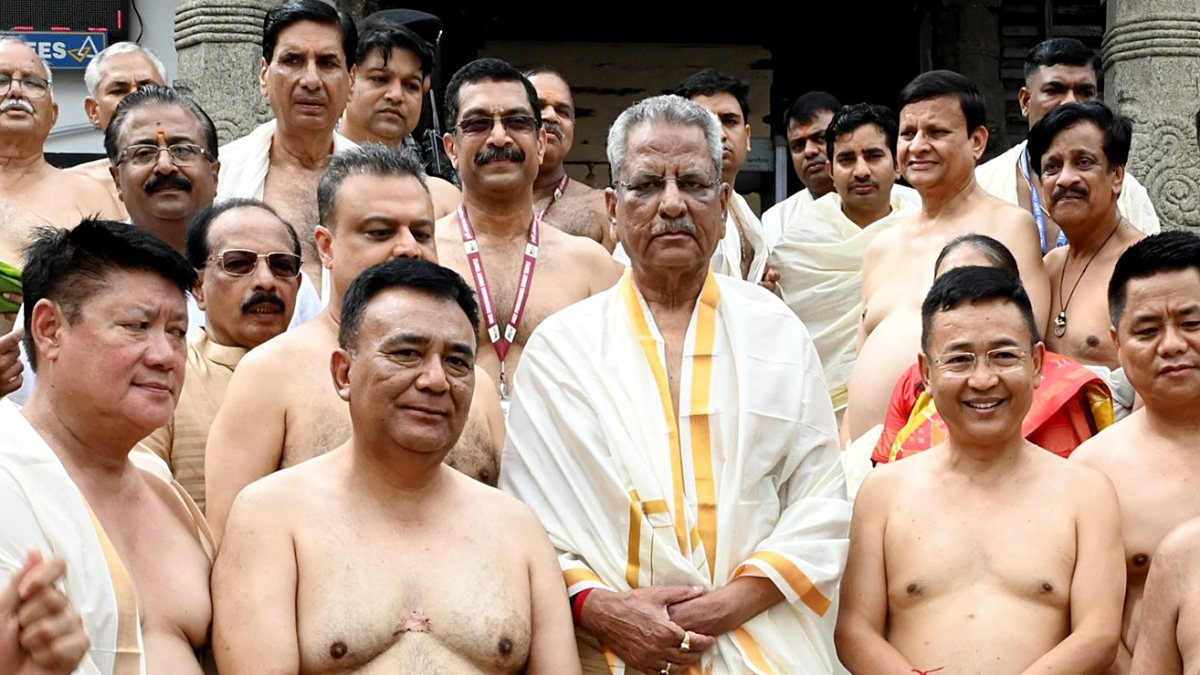 Kerala governor Mathur visits Padmanabhaswamy temple with Sikkim CM