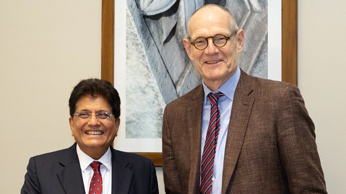 Piyush Goyal meets Siemens Healthineers CEO in Berlin
