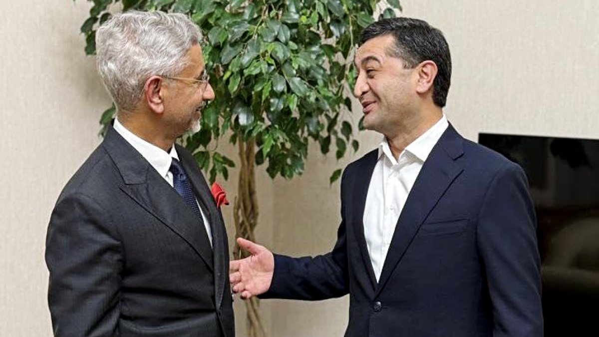 Jaishankar meets Uzbekistan foreign minister in Baku