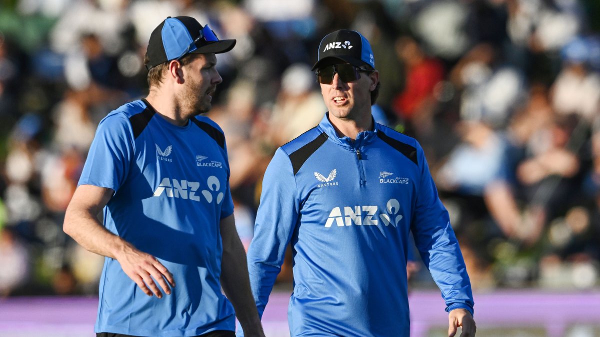 Matt Henry warms up ahead of NZ vs India 2nd T20