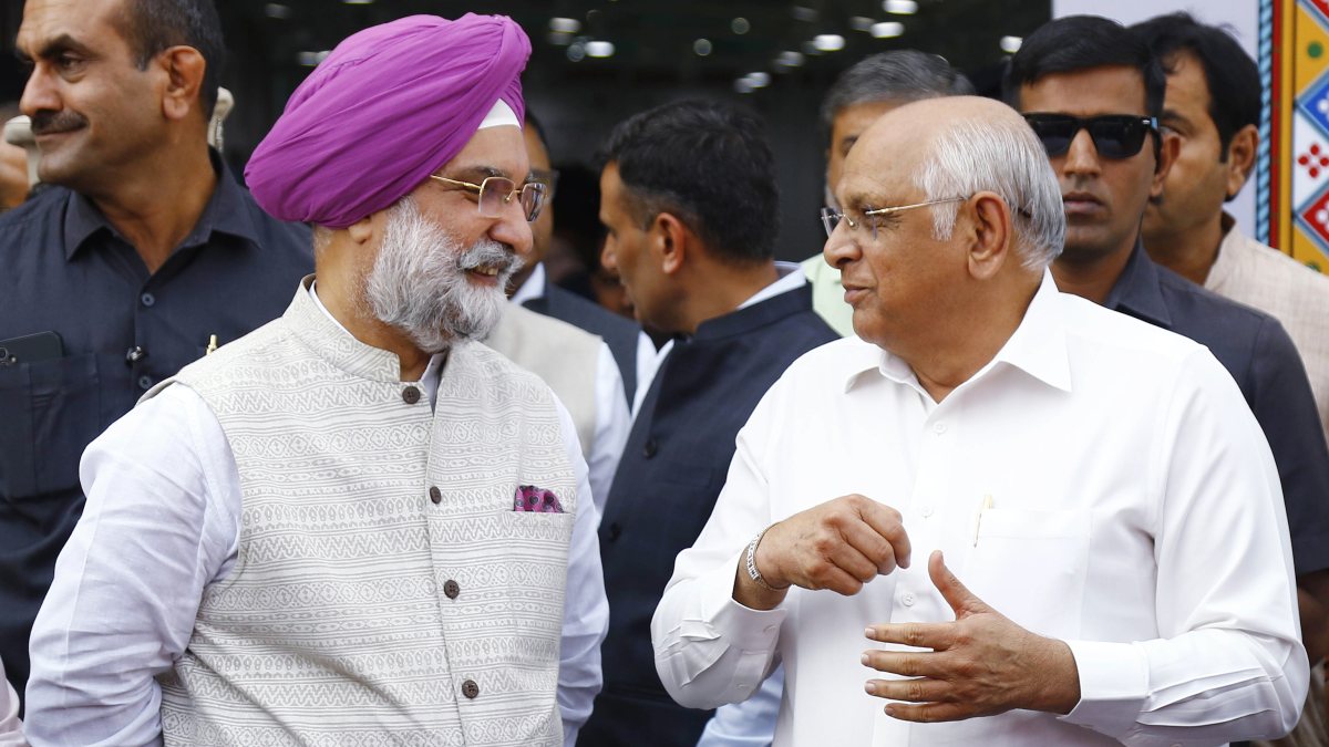 Gujarat CM and Delhi LG open Ahmedabad book festival