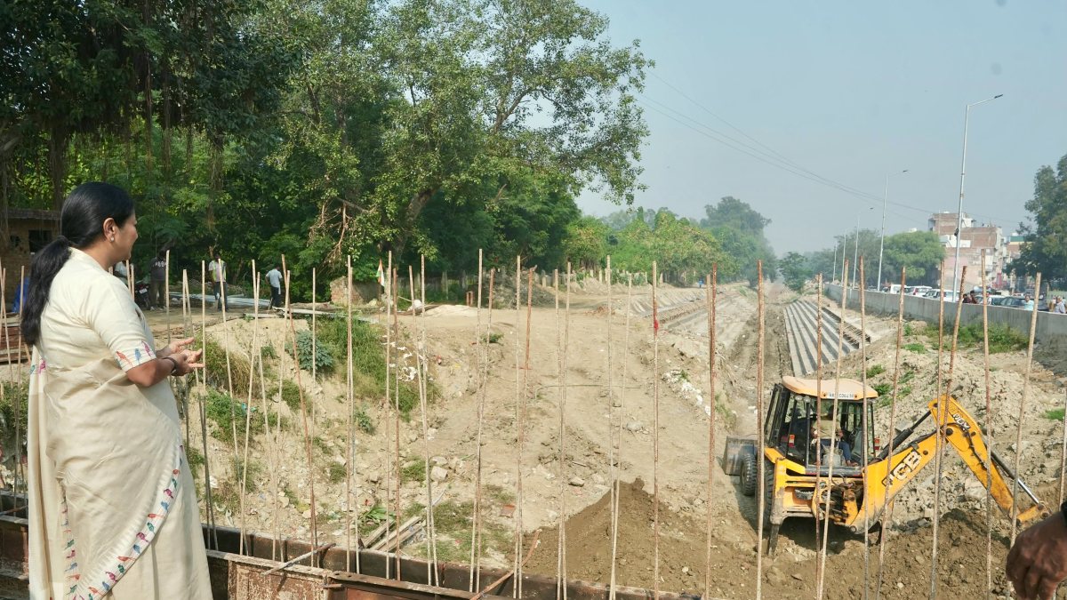 Delhi CM Rekha Gupta inspects Chhath Ghat work at Munak Canal