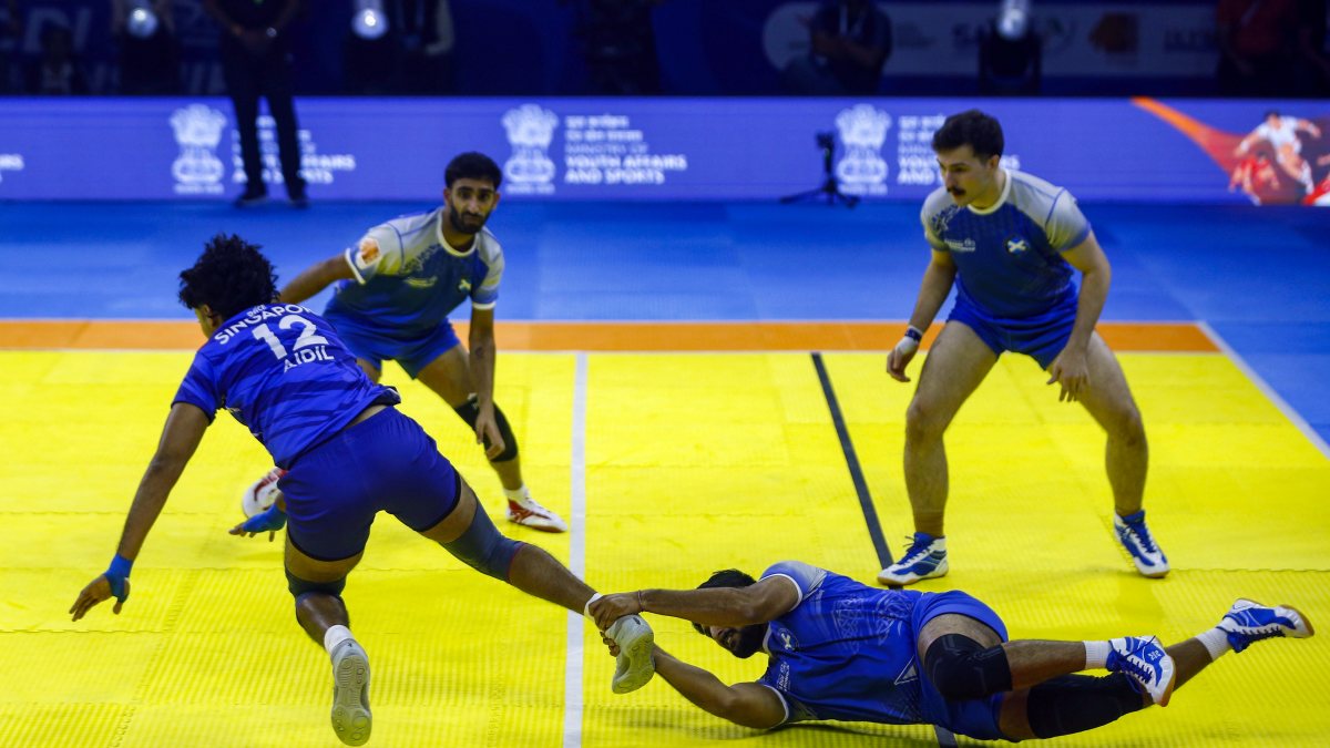 Scotland tackle Singapore raider at kabaddi championship