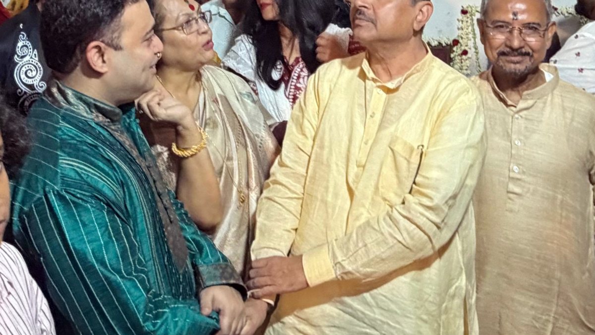 Suvendu Adhikari visits Uttam Kumar residence for Kojagari Lakshmi Puja