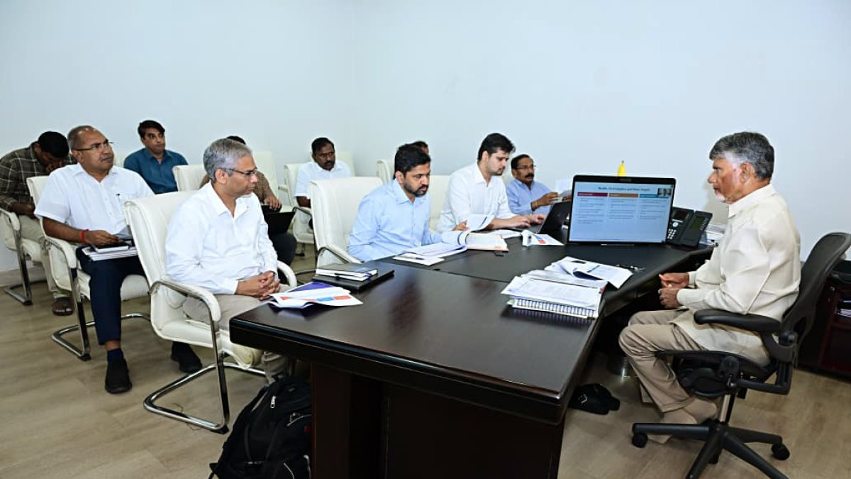 Andhra CM Naidu reviews cyclone Arnab precautionary measures