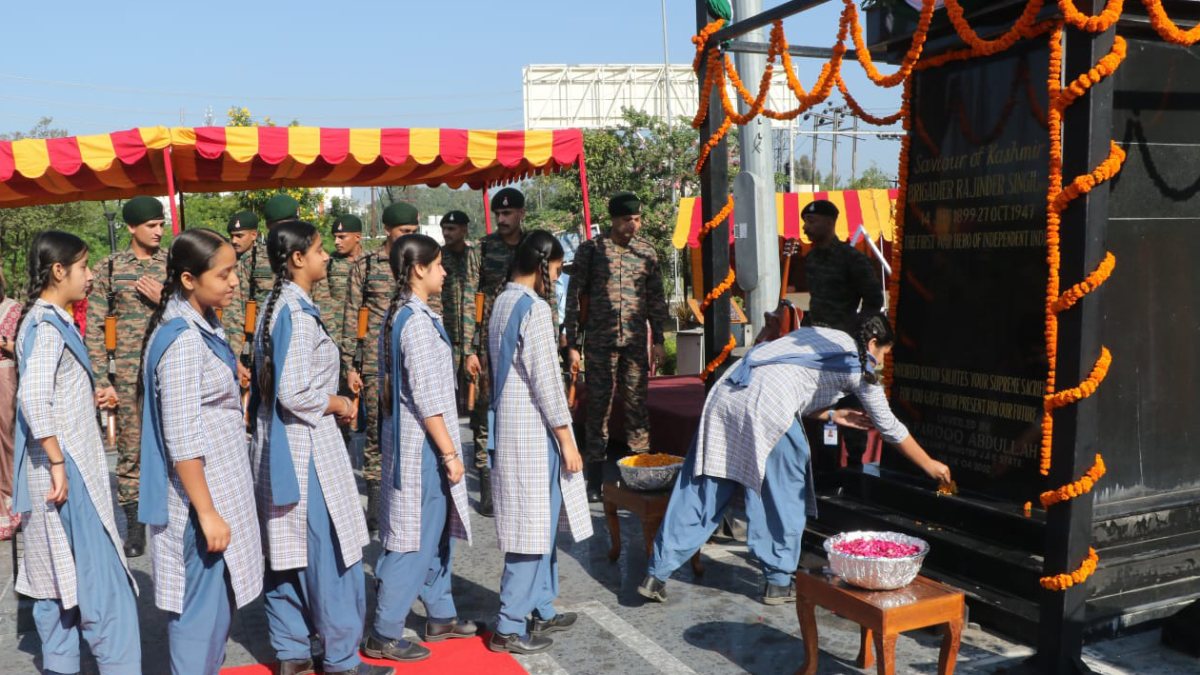 Students honor Brigadier Rajinder Singh on 79th martyrdom day