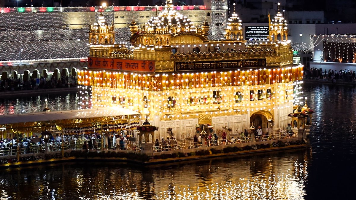 Golden Temple illuminated on eve of Guru Ramdas birth anniversary