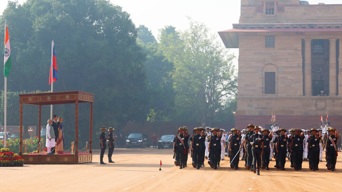 Liechtenstein prince and princess get ceremonial reception in Delhi