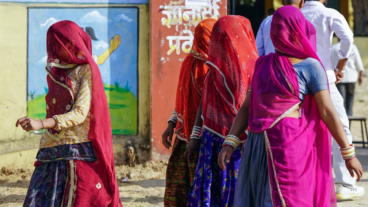 Women cast votes in second phase of Panchayati Raj elections in Ajmer