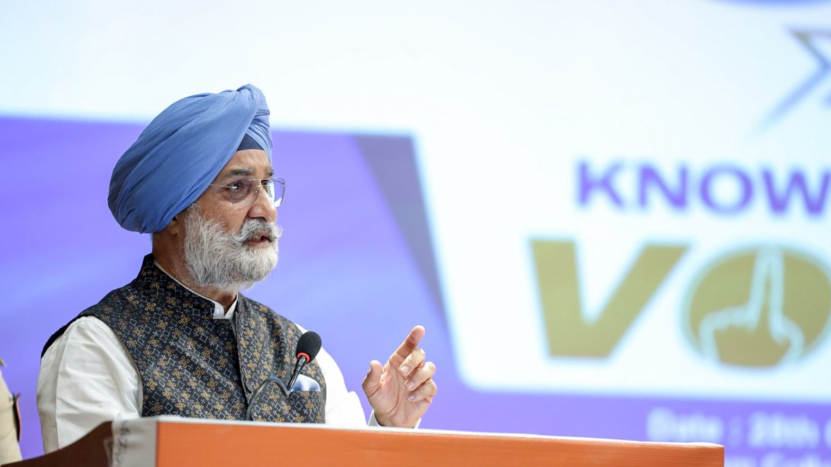 Delhi LG Sandhu addresses youth at SRCC Viksit Bharat event