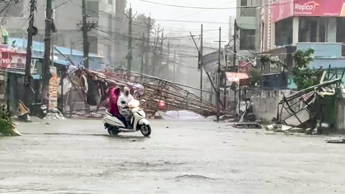 Cyclone Arnab floods Machilipatnam streets as riders dodge debris