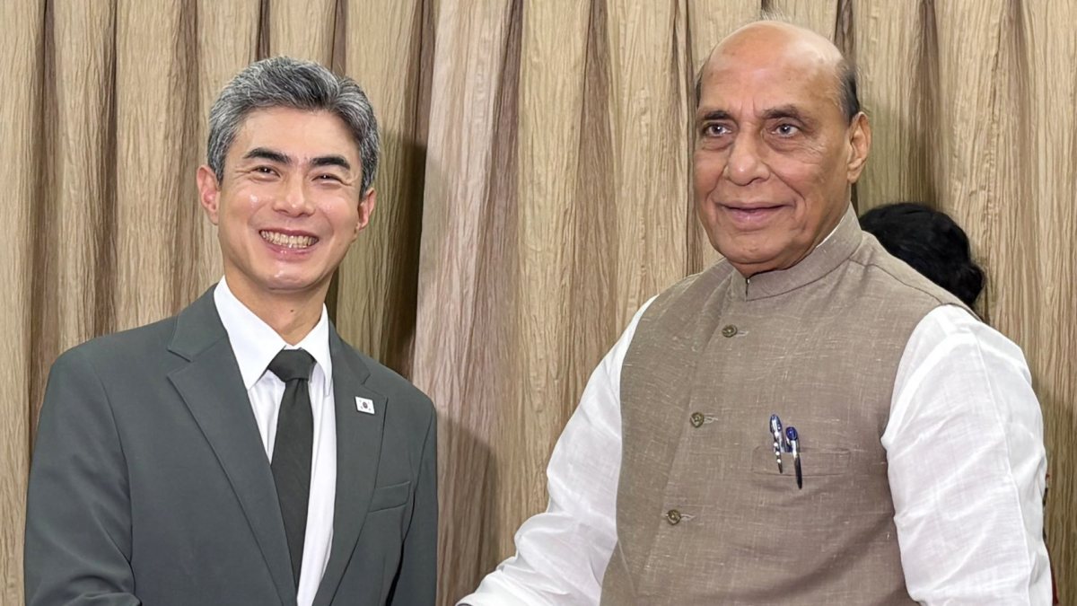 Rajnath Singh meets South Korean counterpart in Cebu