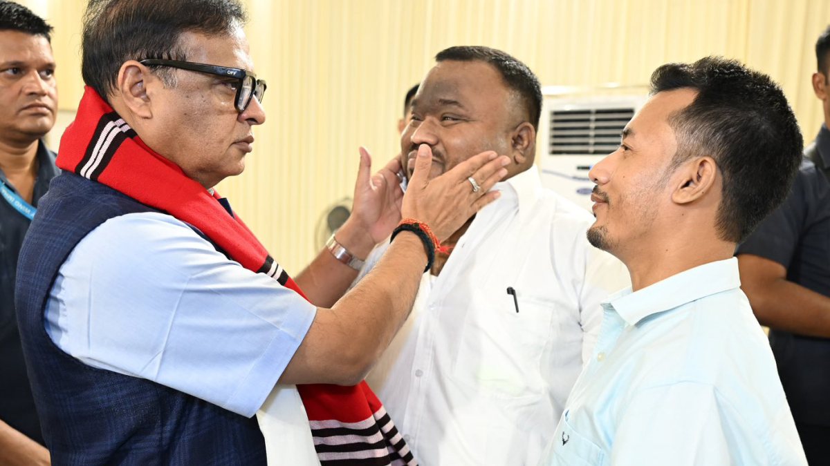 Assam CM Sarma meets Charaideo citizens and groups in Dibrugarh